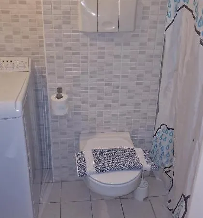 Cosy In Pilea * Salonic