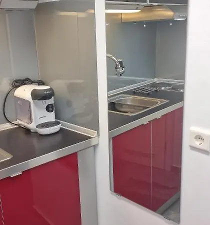 Cosy In Pilea * Salonic